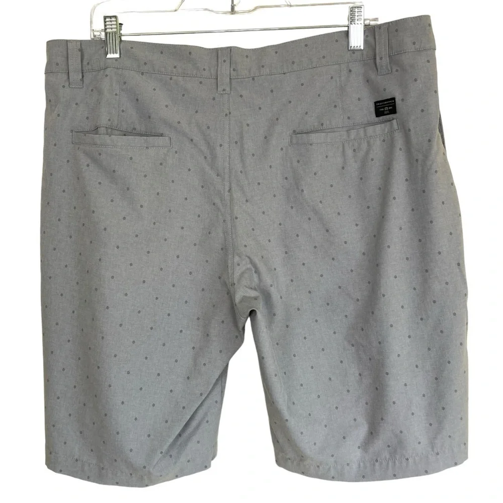 Travis Mathew size travis